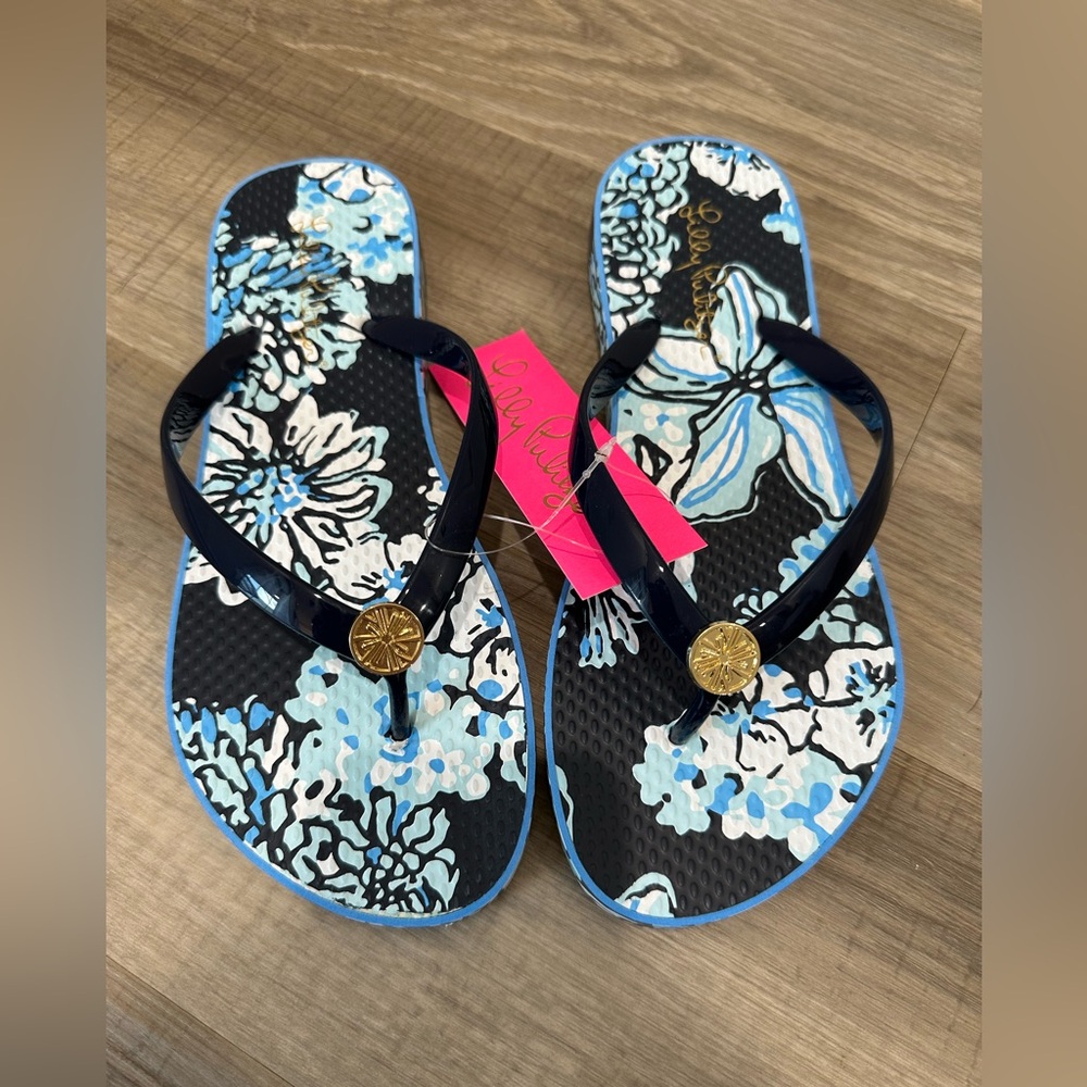 NWT Lily Pulitzer size 7 / 8 Pool blue floral flip flop with gold accent - Picture 3 of 6